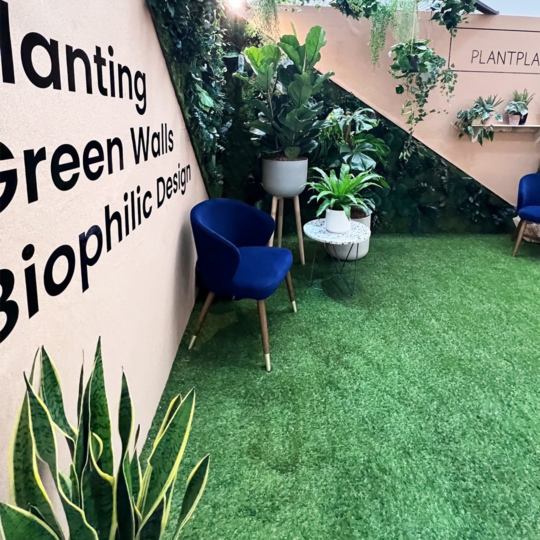 selectfirst's tweet image. Great to see biophilia playing a key part in office design. We snapped this pic of the Plant Plan stand at the Workspace Design Show - worth popping over to meet Harvey and Percy and hear more about this family-run business. #biophilia #biophilicdesign #officedesign