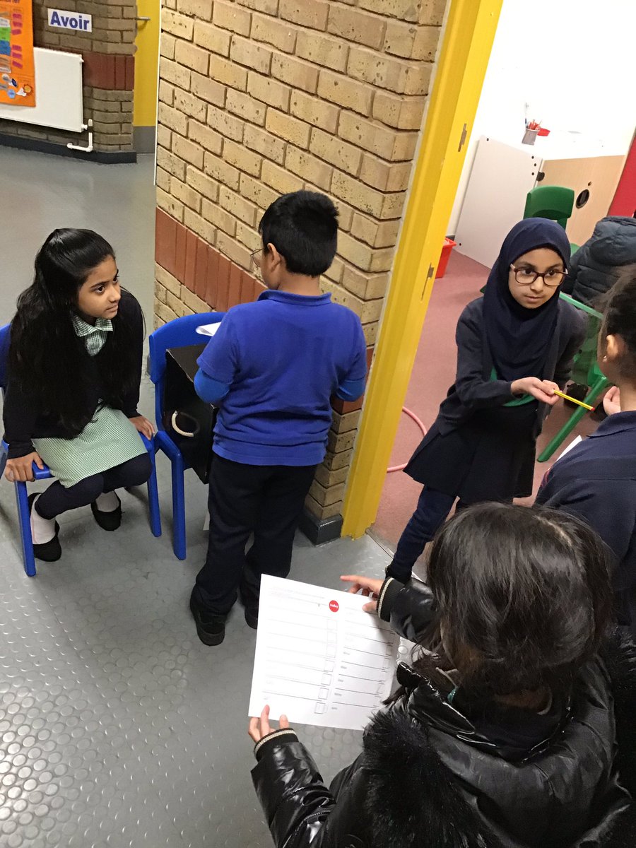 HalleyYear4's tweet photo. We have been voting for our new communication team members. #communicationteam @halleyprimary @HalleyYear4 https://t.co/AIrASa5w0U