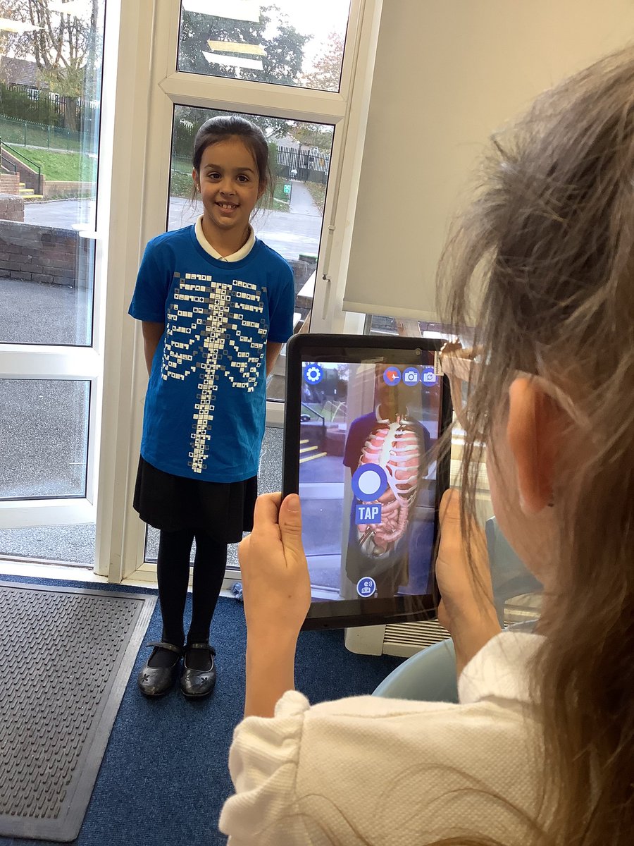 POrchardpa's tweet photo. Using the virtuali-tees to look at the digestive system. #ks2 #orchardscience https://t.co/ryTweAoQif
