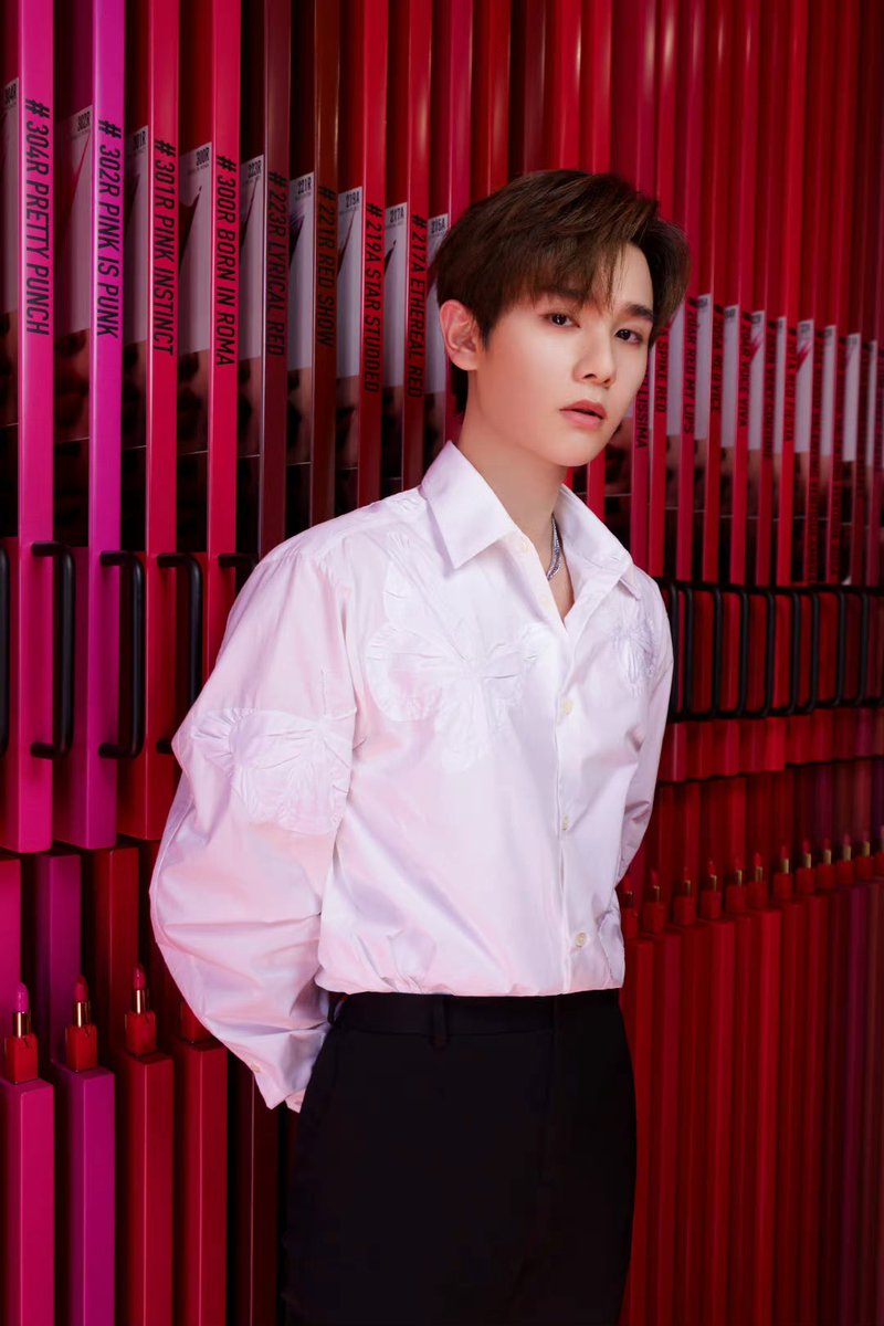 #INTO1’s #Nine for a Valentino Beauty event 

More pics - m.weibo.cn/5627362571/469…