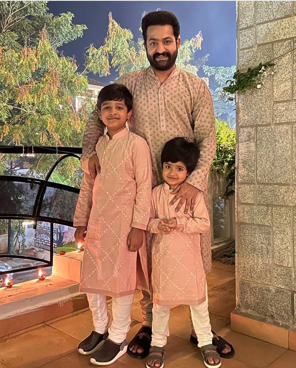 dacheplli's tweet photo. @tarak9999's insta post

#AbhayRam #BhargavaRam 😍👌 https://t.co/hqadpHDqwF