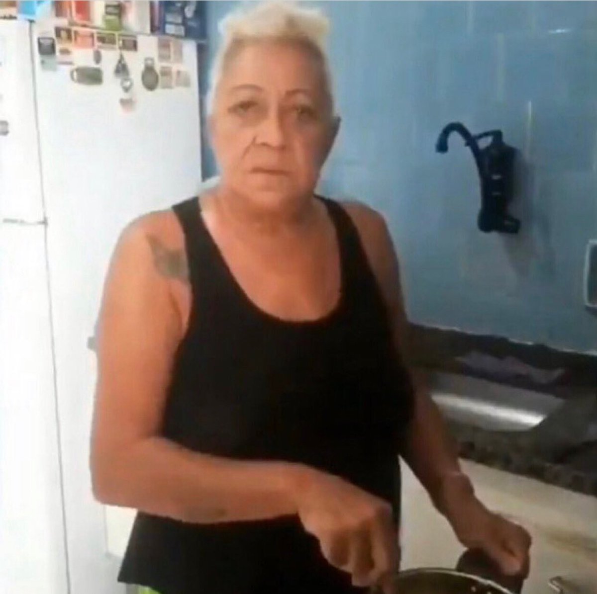 lorenasousaofc's tweet photo. MANO CÊS APREDERAM A MENTIR COM QUEM EM?! QUE BOSTA É ESSA MEU CRISTO KKKKKKKKK https://t.co/DzTgOCDtA7