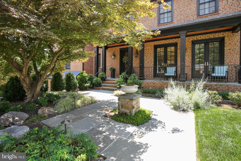 d_cropper's tweet photo. It's deals like this that hardly ever stay on the market! #beautifulhome #homesweethome  https://t.co/UgmDQa2qL1 https://t.co/WBQEzLhwIS