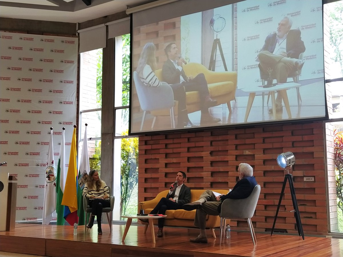 vheredia4's tweet photo. Hoy en @UdeMedellin_  Juana Francisca Llano, Presidenta de Suramericana y Juan David Mejía, Gerente de Everfit, en el  Panel Libre Competencia y Desarrollo Empresarial. https://t.co/opQsaKBhM2
