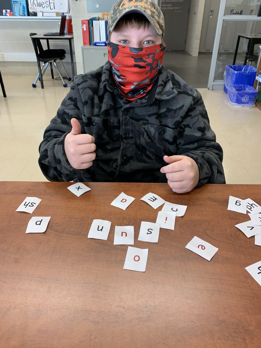 mylibrariansays's tweet photo. This guy. He rocked our grapheme tile work this morning! So much progress - I’m so proud for him! @TLDSB @infobml @jennpsyched #reading #literacy #improvement #goal #lakerslearn #bmlsslearns https://t.co/PdVESxNSWT