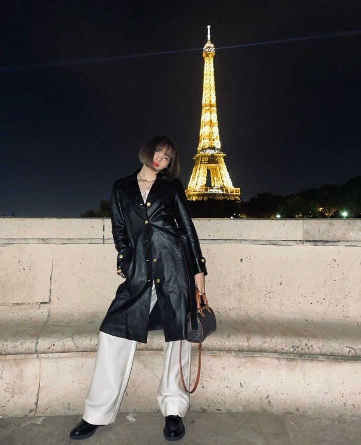 BPInfobrazil's tweet photo. [IG] - Atualização de @.lalalalisa_m (LISA) em seu Instagram. (1)

"🌟"

🔗 https://t.co/TqX4OLKC3E

@BLACKPINK #LISA https://t.co/pLiHPmMPwy