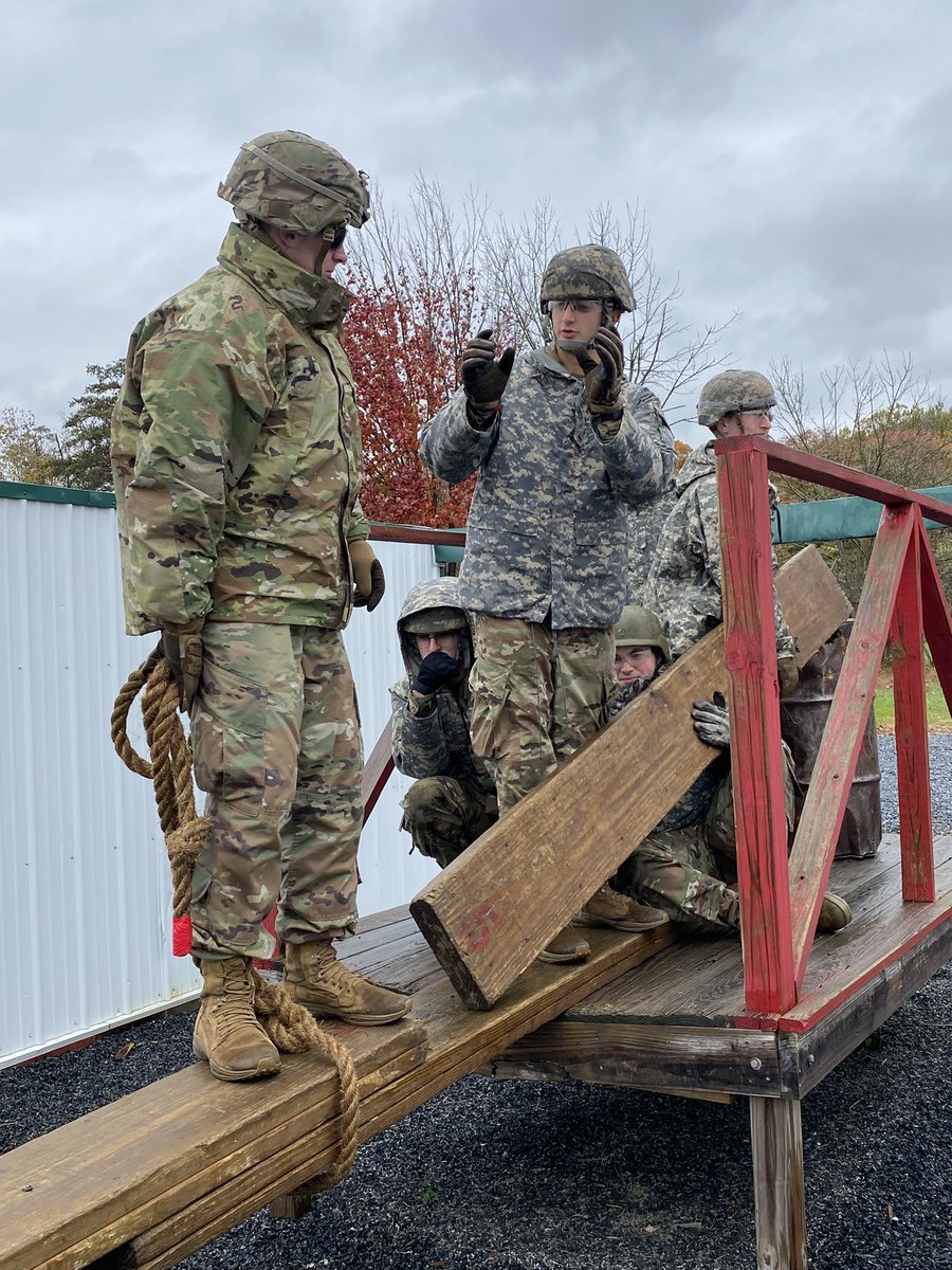 Bucknell_ROTC's tweet photo. Bison Battalion cadets using teamwork and their leadership to overcome FLRC tasks/courses this past weekend. #ArmyStrong #ArmyFamily #LeadershipExcellence https://t.co/T67MumCakd
