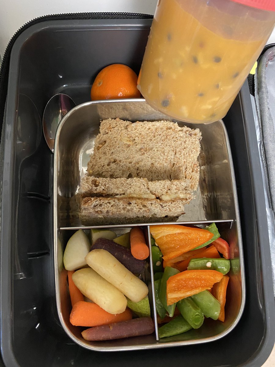 SuSchaffler's tweet photo. A well designed #bentoboxlunch is the best #kids #HealthyFood https://t.co/SgD7HcfatB