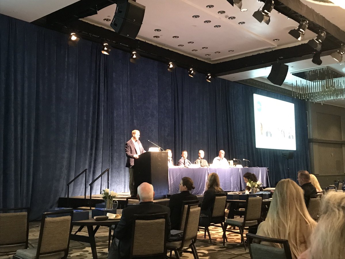 sibec_fitness's tweet photo. Second panel underway at Fitness Technology Summit. This one is on capitalizing on analytics. #FitTechSummit https://t.co/wXtkQk1UAt