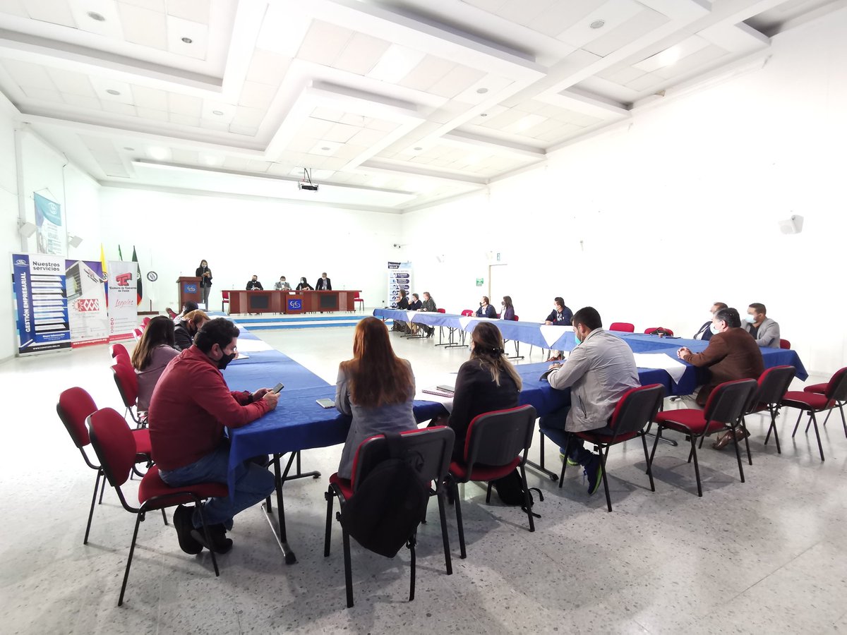 camarasogamoso's tweet photo. #AEstaHora las Cámaras de Comercio de #Boyacá realizan el lanzamiento de la segunda cohorte de empresas en #TrayectoriaMega de la jurisdicción de @camarasogamoso cinco empresas inician este programa de la mano de #Asocentro
@camaratunja @camaraduitama https://t.co/0YQWmsBWmN