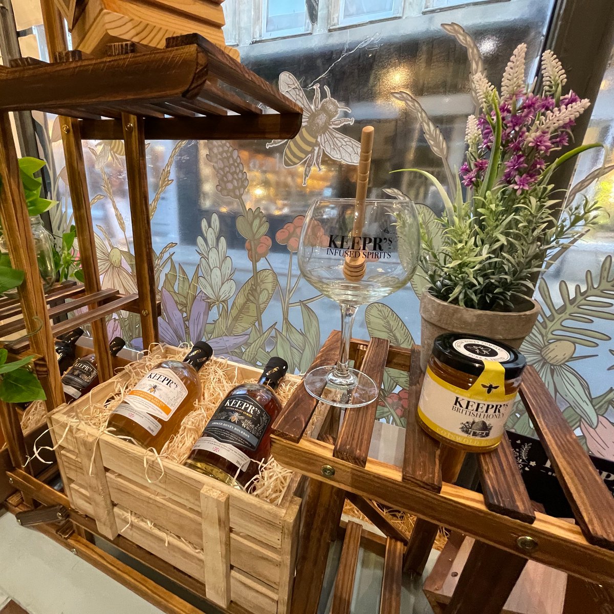 <a href="/AmathusB/">Amathus Bath</a> is abuzz with Keepr's this month. It's window has had a bee-utiful makeover and if you pop inside you can pick up one of our honey spirits including #gin #rum #bourbon and even some jars of our 100% pure honey!
