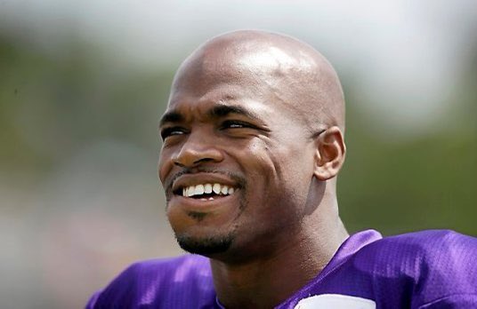 Everywhere Adrian Peterson goes… he always packs a fat dip in his lip