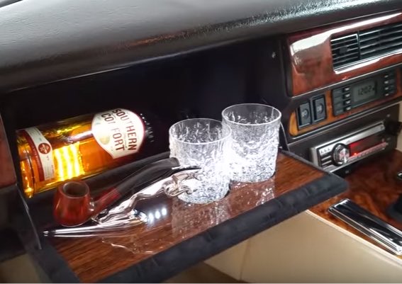 haileyjewll's tweet photo. need this in my car but for cold brew https://t.co/qcqHs1Y5fi
