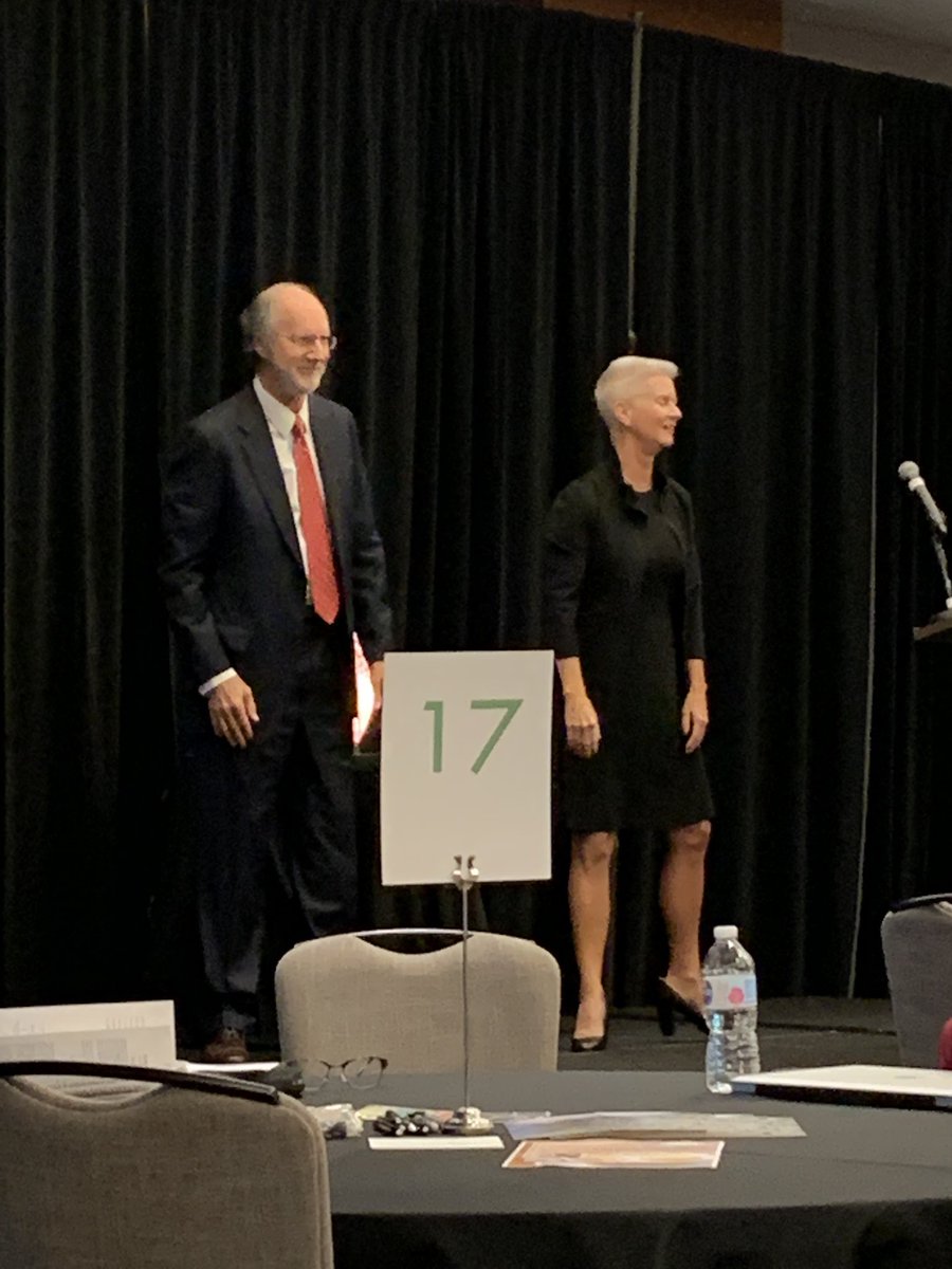 A BIG congratulations 👏 👏 👏 and even bigger THANK YOU 🙏 to Dr Bob Dittus, recipient of the Excellence in Mentoring Award, @VUMChealth Translational Research Forum. I feel very fortunate to be one of the MANY translational scientists he has mentored throughout his long career.