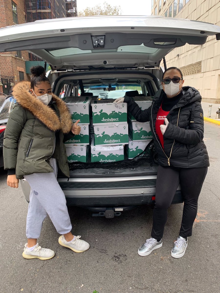 MaryMo716's tweet photo. Day 3 of #30daysofgratitude celebrates @InvHandsDeliver a charitable project of @givingbackfund that features over 12,000 volunteers who deliver groceries &amp; prescriptions to the elderly and immunocompromised in 311 zip codes in NY, NJ, PA &amp; GA! #donate #food #volunteer #charity https://t.co/iCZNPvhNtl