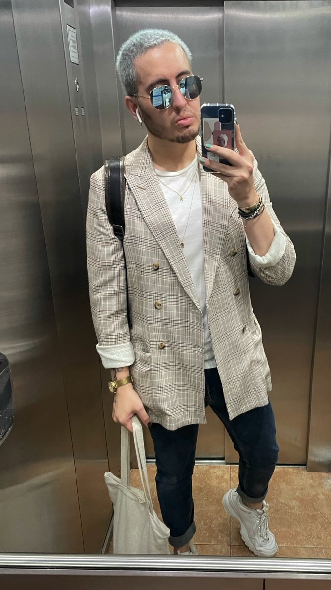 RaulGarciaDiaz0's tweet photo. Today is #GetToKnowMeThursday
I’m a Project Manager and I’ve been with the company for 3 years, a fun fact about me is that I have 11 tattoos and I love singing and cooking! ❤️✌🏻✨@Mexicollectors #Proud2bYoung https://t.co/sEDAMmJrwu