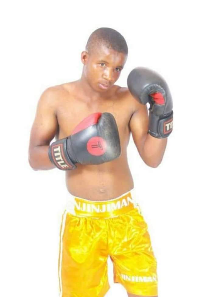 Nipashetz's tweet photo. #MICHEZO Bondia Taurai Zimunya (24) Raia wa Zimbabwe mwenye uzito wa Super bantam amefariki Dunia katika Hospitali ya Parirenyatwa alipokuwa akipatiwa matibabu baada ya kupigwa Knock Out (KO) na mpinzani wake katika raundi ya tatu.../https://t.co/CgvA9ccrte https://t.co/BKoP7Ri82U