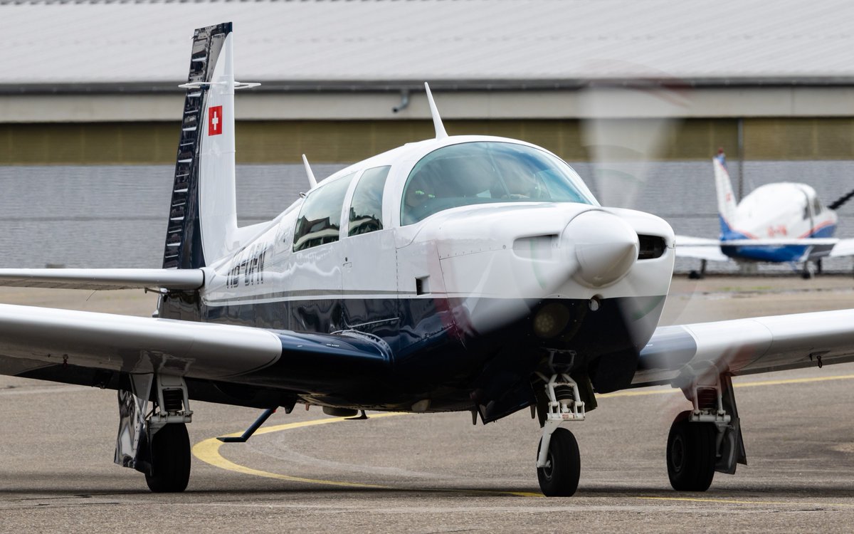 mrmoser1983's tweet photo. Mooney M20J
HB-DFN๐จ๐ญ
Mooney 201
(MSN 24-0801 - 1st Flt: 1979)
๐ทEOS 7D II + EF 300mm f/2.8 IS II USM
๐#Birrfeld #LSZF๐จ๐ญ
#Mooney #MooneyAircraft #Aviation #AvGeek #PlaneSpotting #Airplane #Aircraft #AviationPhotography #Schweiz #Suisse #Svizzera #Switzerland #Aargau https://t.co/LX2kBJNJyH
