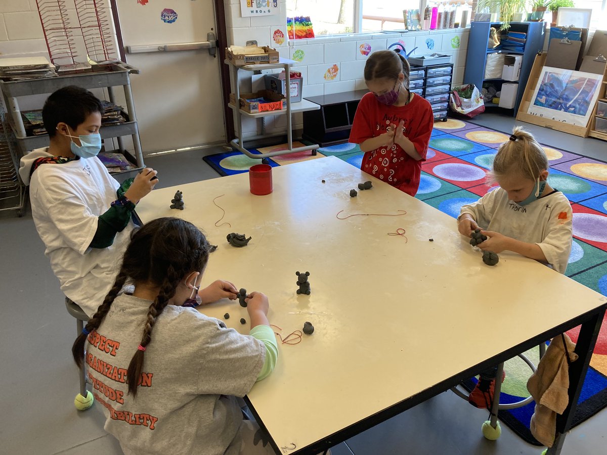 Dr. Steven Geis (@drsgeis) on Twitter photo Second graders are practicing making bears in art as part of a ceramic clay unit. Second graders are practicing making bears in art as part of a ceramic clay unit.