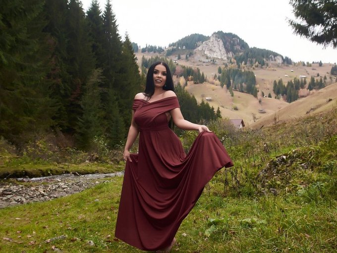 I'm online right now on SkyPrivate - pay-per-minute system for Skype live shows. Call me right now in