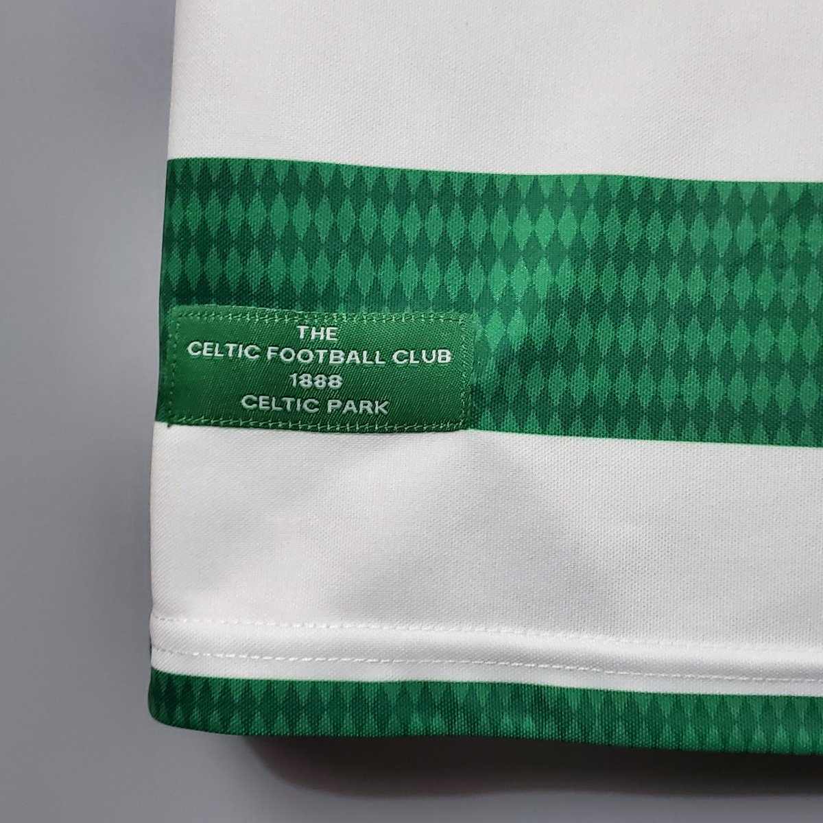 CamisaPesada's tweet photo. THE BHOYS! 👦
Uma relíquia do multicampeão escocês! Em homenagem aos seus 110 anos em 1998. Adquira a sua:

👕 Retrô Celtic Home 98/99
📏 Tamanhos P/M/G/GG e 2GG
💳 Parcelamos em até 12X
✈️ Enviamos para todo o Brasil
📲 https://t.co/5x5wyAvyKA

#camisapesada
#asuafootballstore https://t.co/id53UQlQDH