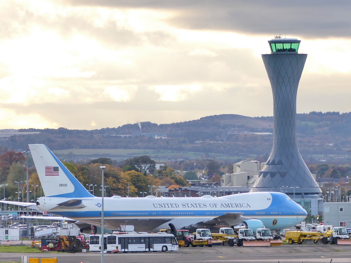 PSOSbpc's tweet photo. Its been an interesting and challenging few days across BPC dealing with the movements of Heads of State from across the world @GLA_Airport @EDI_Airport @GPAPassenger and not least with the arrival and departure of @POTUS @usairforce @EDI_Airport 
#COP26 #KeepingPeopleSafe ✈️👮 https://t.co/a3Q3MnLhYx