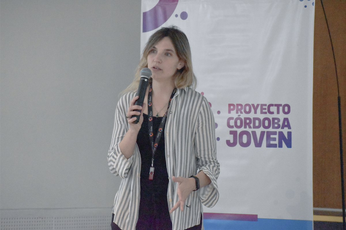 agenciacbajoven's tweet photo. Con el módulo "Redes Sociales para emprendimientos" dimos cierre al primer ciclo de capacitaciones de nuestro programa #ProyectoCórdobaJoven 🤳
Info 👉https://t.co/ECrm2NM7Jm https://t.co/BoymasmjFE