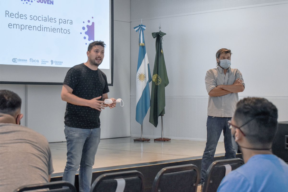 agenciacbajoven's tweet photo. Con el módulo "Redes Sociales para emprendimientos" dimos cierre al primer ciclo de capacitaciones de nuestro programa #ProyectoCórdobaJoven 🤳
Info 👉https://t.co/ECrm2NM7Jm https://t.co/BoymasmjFE