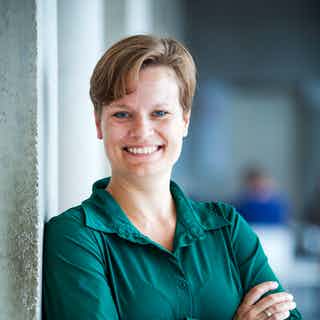 Dr Lizet van Ewijk is our final speaker in #Parallel8 and will talk about Findings of the CommuniCare study – enriched healthcare professional communication for patients with aphasia (Netherlands) - process evaluation findings #UKSF21
 
<a href="/LizetvanEwijk/">Lizet van Ewijk</a>