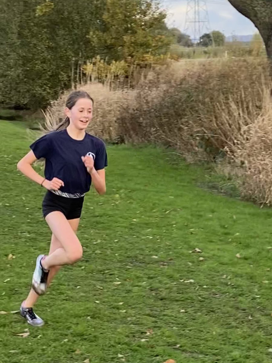 maseymase's tweet photo. Smashing the York schools cross country comp 🏃🏼‍♀️🥇 @AHSPhysEd #lucylocketpocketrocket https://t.co/RgpK1ujV0r