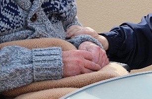 pjarvie's tweet photo. #hospicemonth -- 18.6% of EVERYONE living with #Alzheimers is currently in hospice care – a HIGHER percentage than any other chronic condition. Please RT Join the fight to #ENDALZ @AlzNorCalNorNev @ALZIMPACT #Every65Seconds https://t.co/S61LVpwDue