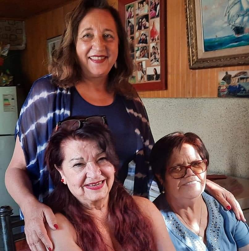 core_rodriguez's tweet photo. #CoreRodríguez Muchas gracias queridos amigos y amigas del CAM "Laurita Vicuña" por la linda invitación a compartir la tarde con ustedes y hacer recuerdos y conversar de los planes futuros.

¡Sigamos trabajando juntos! 
María Victoria Rodríguez
Consejera Regional
#SiempreContigo https://t.co/ABmYpYWCsW
