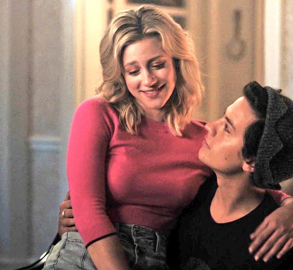 hagerman_becky's tweet photo. We love #bughead and we want them back...#bringbugheadback #reunitebughead #bugheadreunion they are kismet fated born for each other @WriterRAS @CW_Riverdale @RiverdaleWriter @BrianEPaterson @cmaroon lili and Cole still have undeniable chemistry we love them โค ๐ #dreamteam https://t.co/ciubRVWnFx