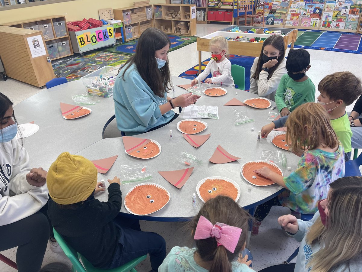 NCHSPreschool's tweet photo. Making scarecrows with Ms Sadie learning the difference between warm and cool colors #fallweek #bebold203 @NCHSOFFICIAL @NCHSRedhawksCTE @Naperville203 https://t.co/FToKQ1eR8W