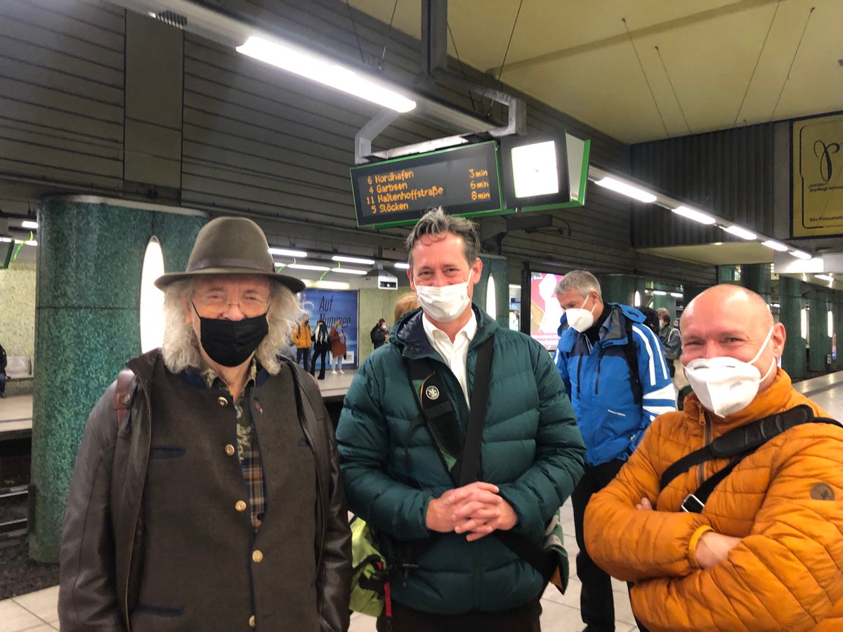 ZuseGem's tweet photo. Heutige Pressefahrt der @ZuseGem zu @iph und #ISFH zu #Energiewende und Nachhaltigkeit, von Mobilität bis Wärme. Dank anReferierende und Teilnehmende! https://t.co/REY72WLw00