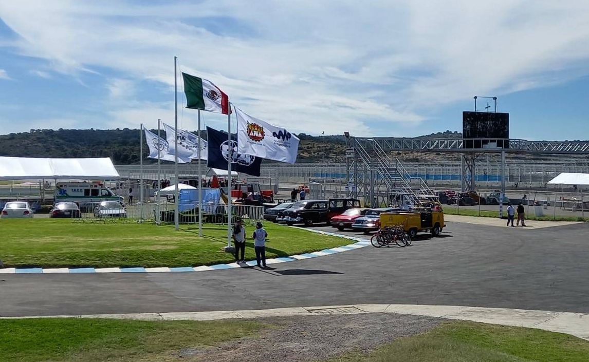 GrahamStoker21's tweet photo. It was inspiring to visit the Puebla circuit, which hosted @FIAFormulaE this year, alongside FIA President @JeanTodt who came up with the concept of the all-electric championship. Also exciting to drive an iconic Volvo 444 Carrera Panamericana finisher around the track https://t.co/F5Vc13Har0