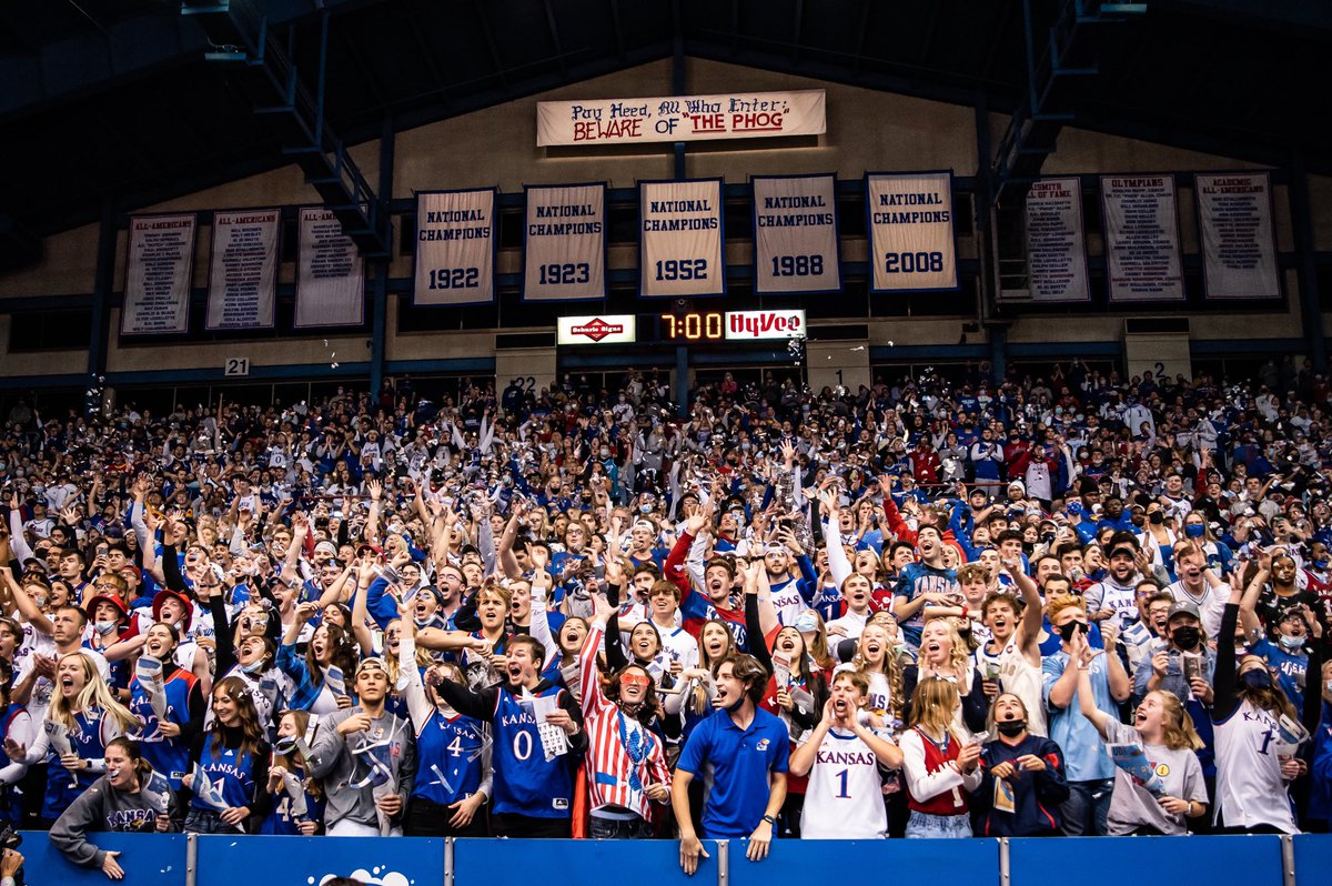 KUHoops's tweet photo. Good morning to everyone *especially* you all who make Allen Fieldhouse the best arena in college basketball. https://t.co/XkpEc3ACPb