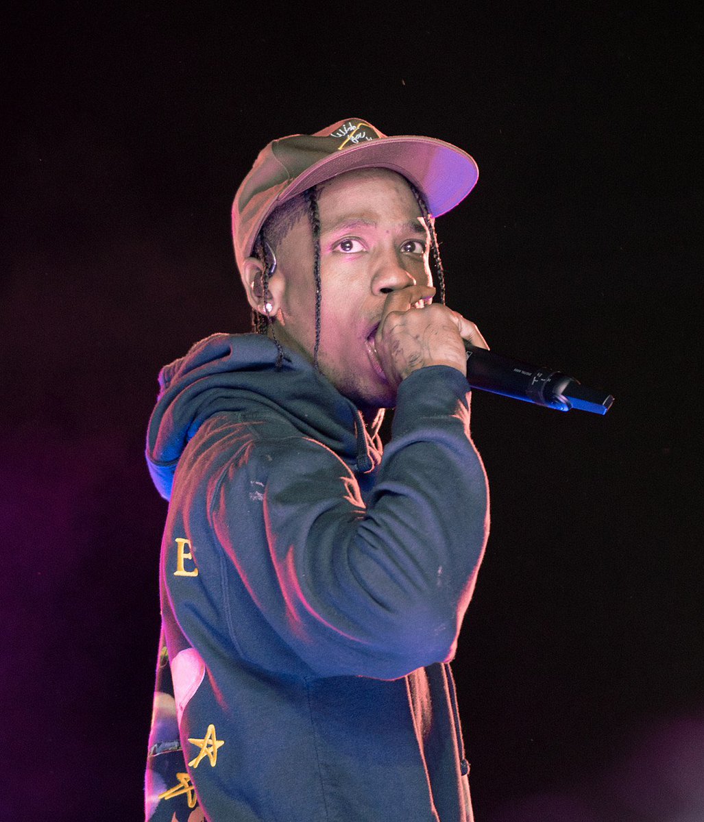 USRapDiscovery's tweet photo. Travis Scott annonce la sortie de « Dystopia » cette nuit 💥

Ce pourrait être une mixtape avant la sortie de son album Utopia, ou bien un simple son 👀 https://t.co/OZQTgepSN9