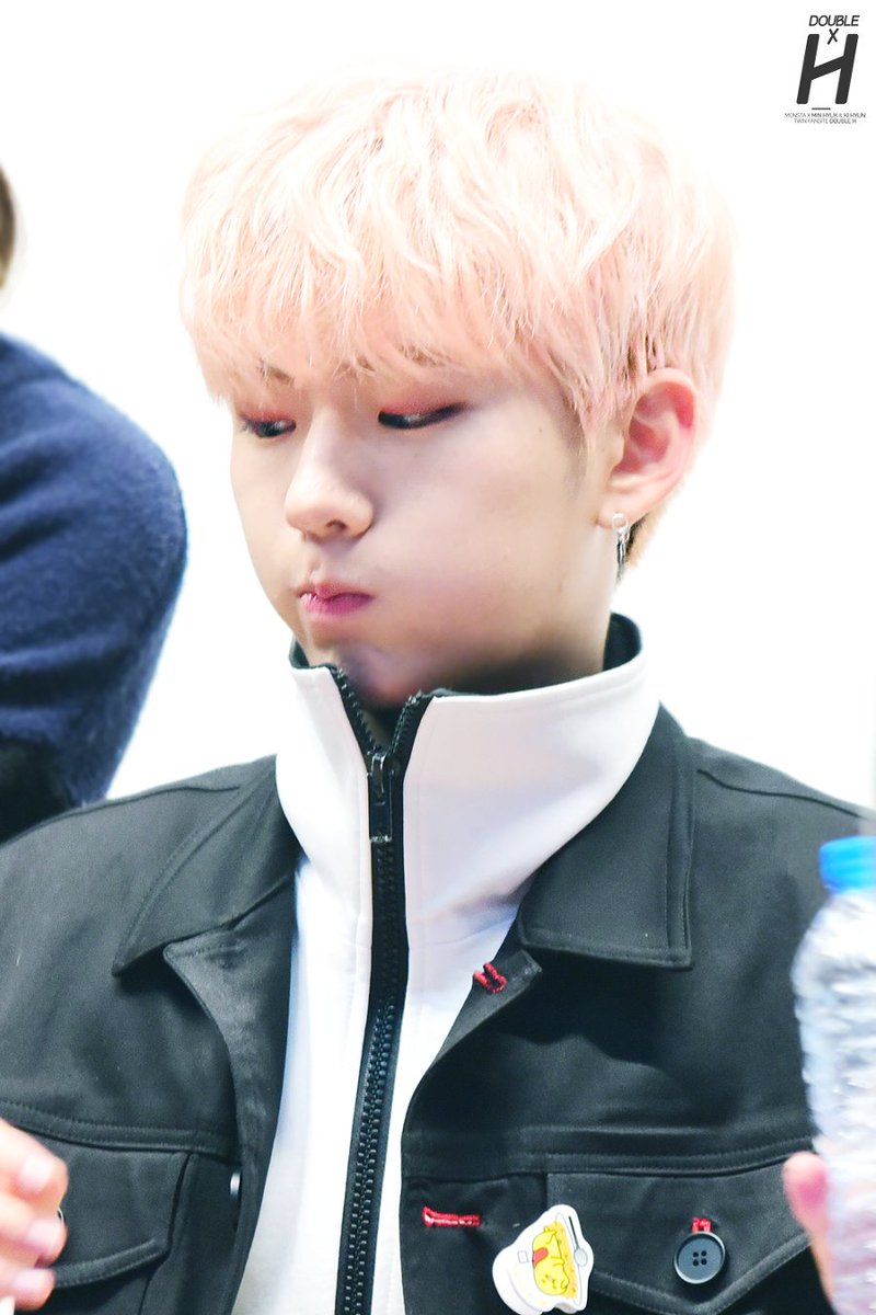 timetokh's tweet photo. 161105 분당 팬싸

#기현 #KIHYUN #몬스타엑스 #MONSTA_X https://t.co/cCFpG42S0Y