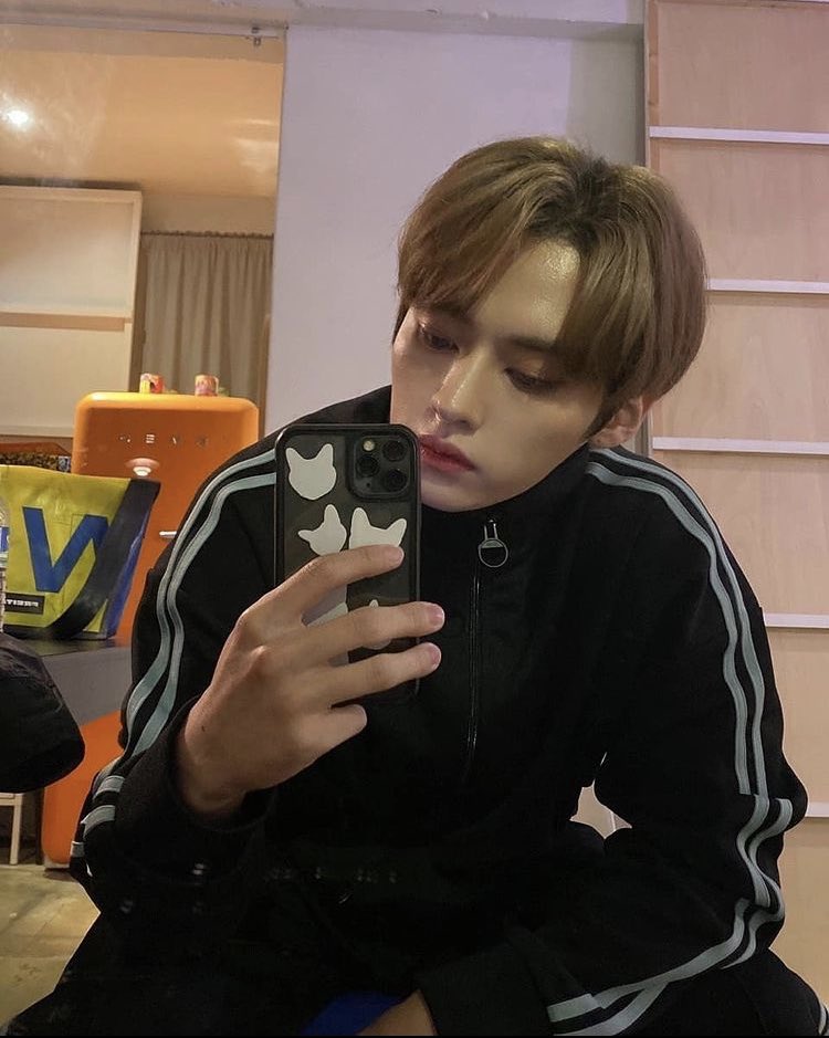 miracyoon's tweet photo. это гоп стайл гоп гоп стайл  #MAMAVOTE #straykids https://t.co/4OM60LasnB