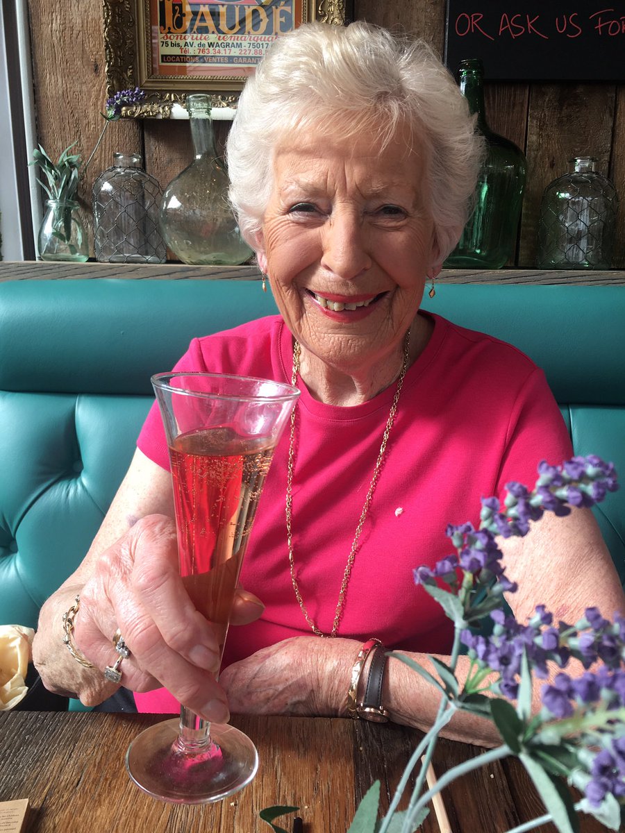 SueSimms's tweet photo. Happy heavenly 86th birthday to my true one off, my legend, my best friend, my partner in crime, my advisor (not that I took enough notice at times) my beautiful glamorous Mum. I am privileged to be your daughter. I miss you every single day and will forever love you 💔💔 https://t.co/ljSdE2Gsz5
