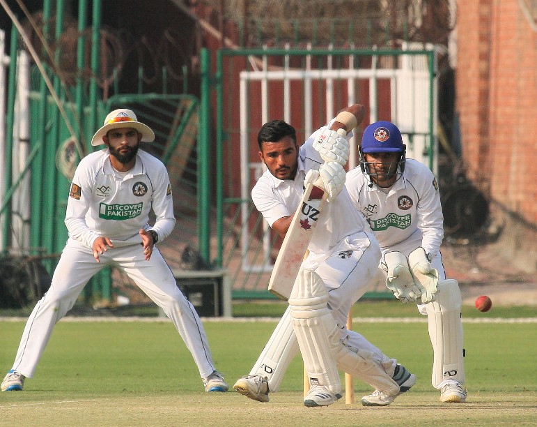 TheRealPCB_Live's tweet photo. 2⃣0⃣0⃣ First-class double-century for Balochistan's Abdul Wahid Bangalzai!👏👏

#BALvCP | #QeAT | #HarHaalMainCricket https://t.co/wucgYljWuz