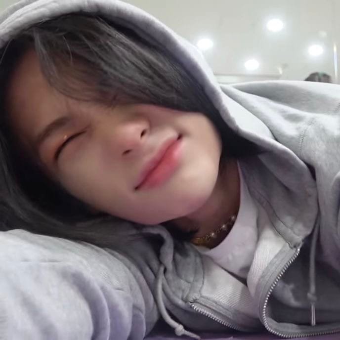 Savarasenai1's tweet photo. #MAMAVOTE #straykids Хенджин сказал голосовать https://t.co/TUzX5YePtH