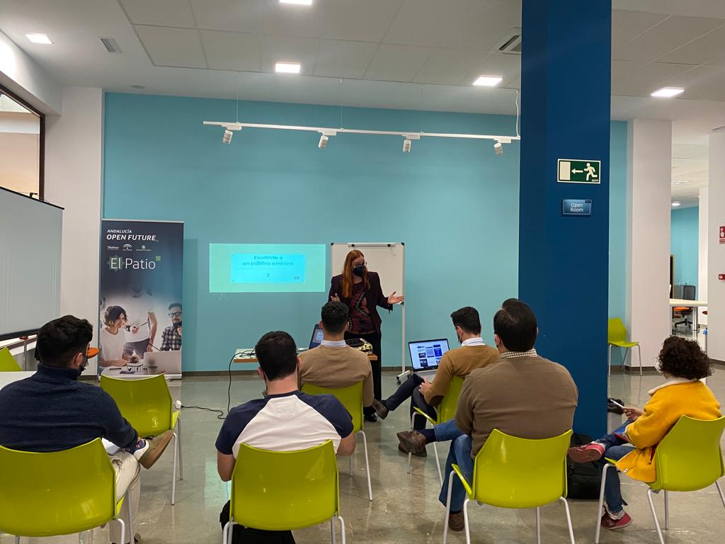 Hoy en nuestro centro de aceleración #ElPatio de #Córdoba doble sesión: 
✔️'peer review' o seguimiento de nuestras #startups  <a href="/clavitapp/">Clavit · Acierta el precio y llévatelo gratis 🤪</a>, <a href="/Oktalent_Esp/">Oktalent</a>, #Ecoproten, #Nowco, #Redil y #Psiconexa 

✔️ Taller de copywriting con Belén Serrano