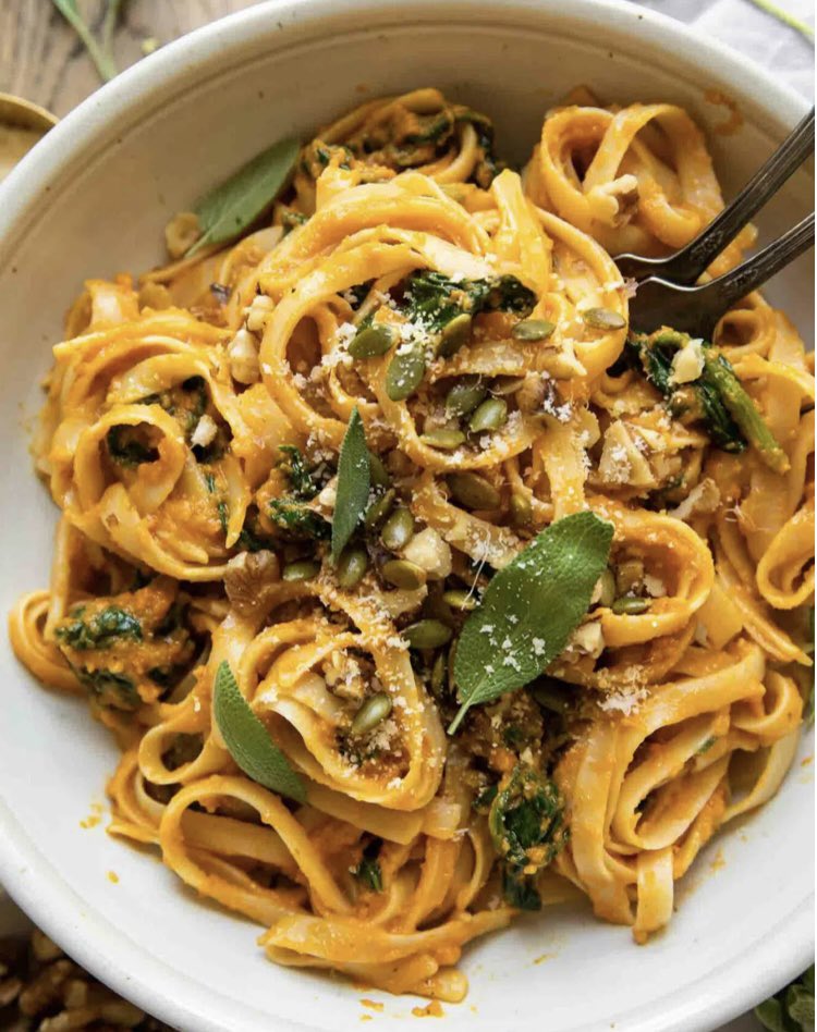 Nutrition4U5's tweet photo. This creamy pumpkin pasta is great for a quick, easy, healthy comfort food dinner. It can also be made vegan, vegetarian and gluten free #Health #Motivation #nutrition #Food #Foodie #Like #lifestyle #life #weightloss #Vegan #HealthyFood #weightloss #HealthyLiving #instagood #gym https://t.co/TbgB0ri02L