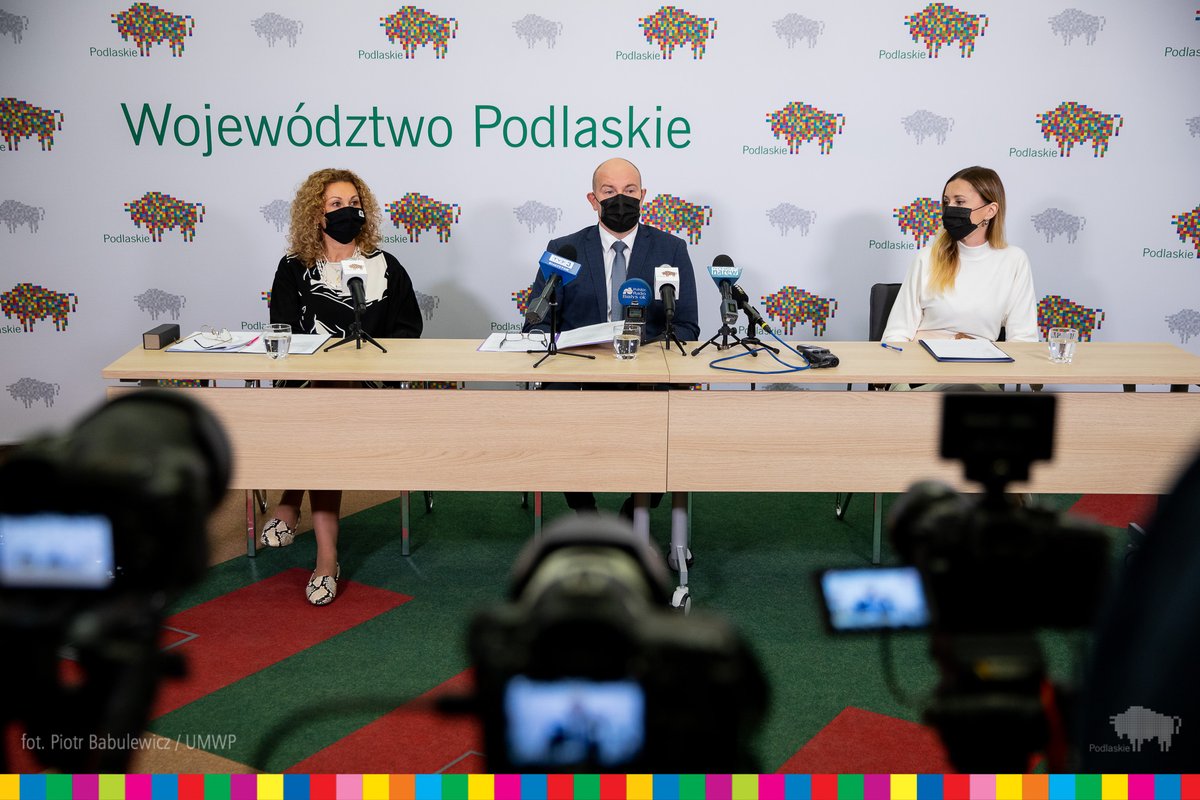 wojpodlaskie's tweet photo. 27 inicjatyw, produktów i wydarzeń regionalnych powalczy o tytuł  #PodlaskaMarka 2020! W każdej z 9 kategorii kapituła konkursu wskazała po 3 nominowanych. W trakcie konferencji marszałek @artur_kosicki otworzył internetowe głosowanie w tym plebiscycie. https://t.co/OiB0E61f57 https://t.co/Qsv7bod7RY