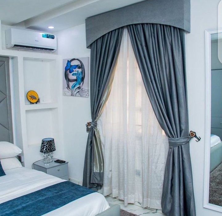 shortletrentals's tweet photo. You can get this cozy one bedroom apartment located at lekki phase 1, off admiralty way, Lagos for just 45k per night.

-24/7 electricity
-Daily house keeping
-Netflix
-Secured environment
-NO flood zone etc

Visit https://t.co/M6JboSuZtj now 

Tag someone that would love this https://t.co/PIMZDLLndR