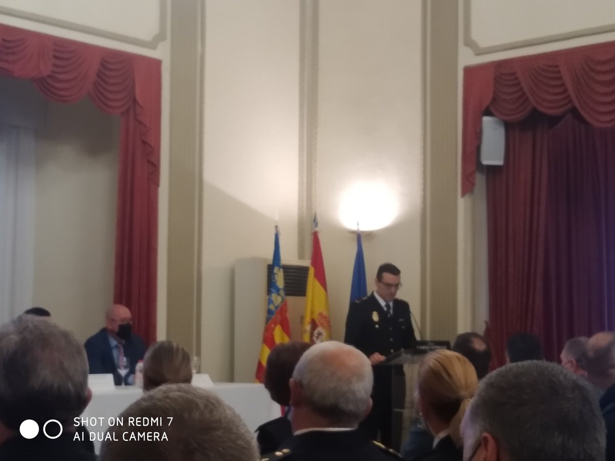 CAvadise's tweet photo. Día de la seguridad privada en Castellón.
Con la presencia de diversas autoridades como la subdelegada del gobierno de Castellón, mandos de Policía y la Guardia Civil. 
En este acto se han otorgado menciones honorificas a diversos empleados y directivos de la seguridad privada. https://t.co/jMmrmyiiPS