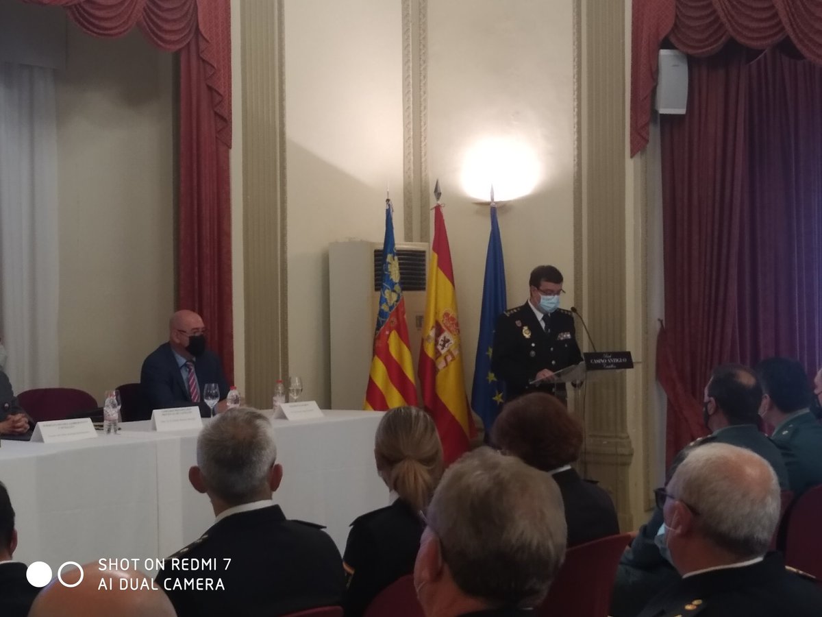 CAvadise's tweet photo. Día de la seguridad privada en Castellón.
Con la presencia de diversas autoridades como la subdelegada del gobierno de Castellón, mandos de Policía y la Guardia Civil. 
En este acto se han otorgado menciones honorificas a diversos empleados y directivos de la seguridad privada. https://t.co/jMmrmyiiPS