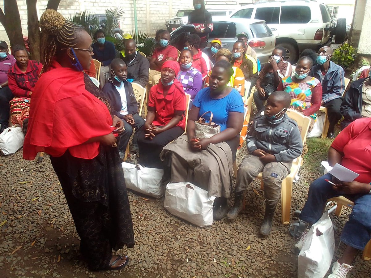 KenyaRavine's tweet photo. Below, is a food distribution exercise @Ravine Foundation grounds. The undertaking was keenly facilitated by the Safaricom Foundation, TrueFoods, and the Doshi Group of Companies. 

Look what we can do together. 

#wecandoit https://t.co/yulraUuhZs